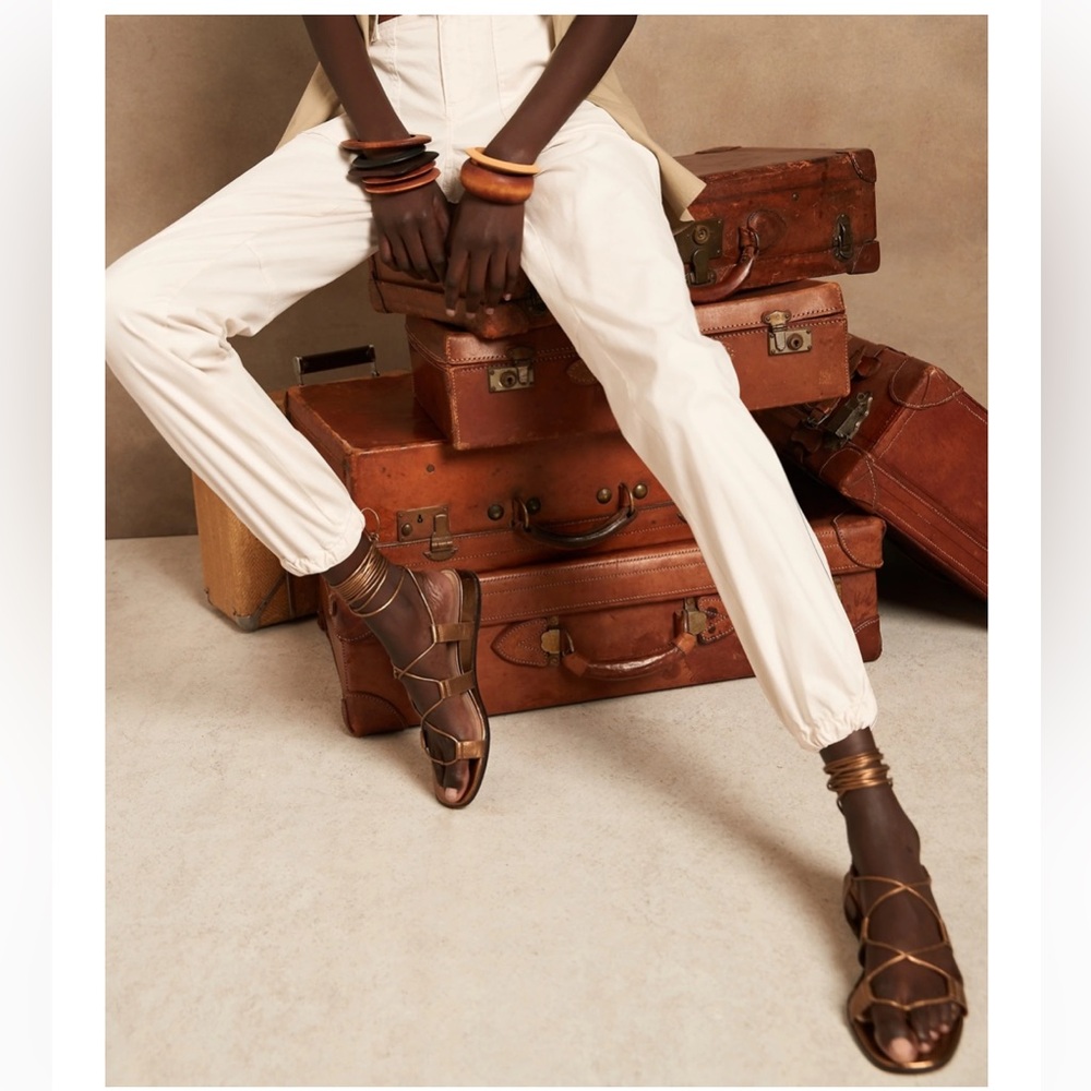 EUC Banana Republic slim cut utility pants cream size 4